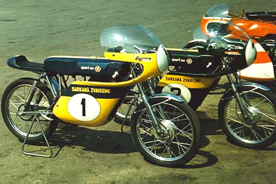 Г. Глудыньш. Спортивный мотоцикл. Изготовлен на Рижском мотозаводе «Саркана Звайгзне» 1969 