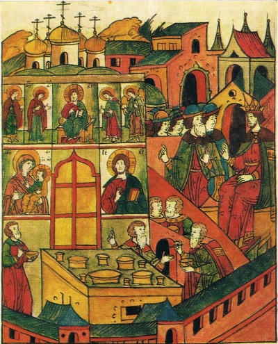Лицевой свод Ивана Грозного. «Иконописцы» — миниатюра из рукописи XVI века (бумага, темпера. Фрагмент). Изображена работа по реставрации иконостаса Благовещенского собора в Московском Кремле после пожара 1547 года. Художник стремится показать сцену целиком, нимало не заботясь о том, что иконостас возвышается сразу за кремлёвской стеной, а от здания собора остались только купола.